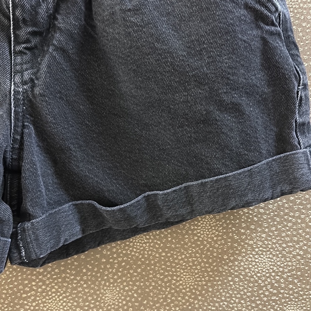 🔥🔥🔥NEW Topshop Black Pleated High Waisted Jean Shorts - Picture 8 of 9
